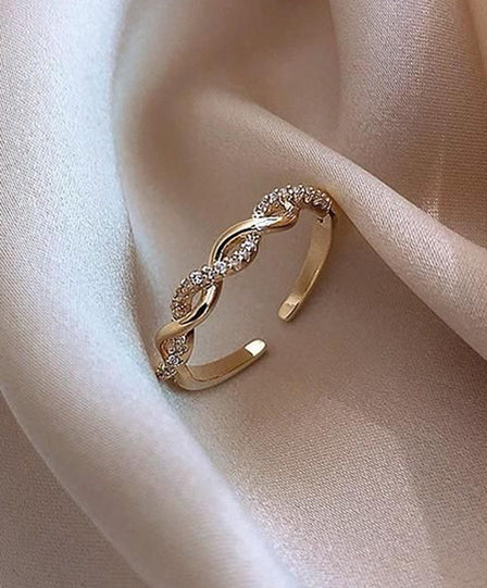 Lulu Dainty Twist Adjustable Ring